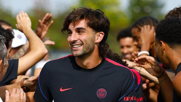 Ferran Torres Garis Depan Menuju PSG, Absen Latihan Barcelona