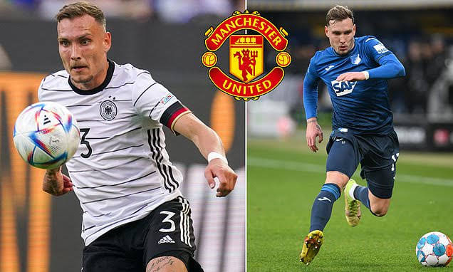 Lewis Hall Sulit, Manchester United Alihkan Bidikan ke David Raum